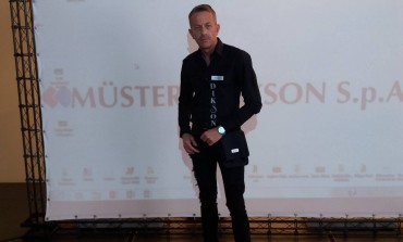 Mahir Sinanović nakon povratka iz Milana: U 2018. godini u modi će biti kraće bob frizure, lagano uvijene, a od boja  topli tonovi, bakarne i crvene nijanse