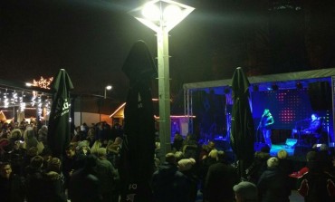 „Advent u Tuzli“ već prvu noć oduševio posjetitelje (FOTO)