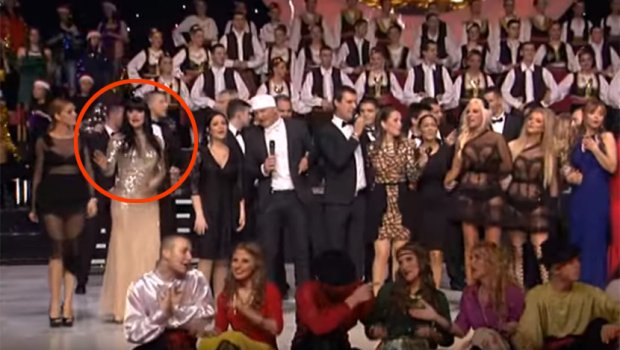 TV Prva se oglasila povodom novogodišnje emisije u kojoj se pojavljuje ubijena Jelena Marjanović: Šta je sporno, ‘ajde da ukinemo i filmove sa Čkaljom? (VIDEO)