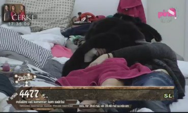 ZAVUKAO joj ruku ispod tunike, ona mu U NALETU STRASTI priznala: Ne mogu više da izdržim! (VIDEO)
