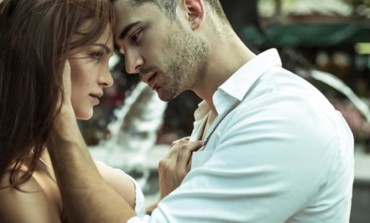 SEKSI TRIKOVI MUŠKARACA I ŽENA: Evo kako zavodi ON, a kako ONA..