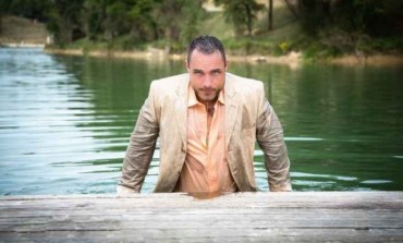 TEBE LAŽE, A DRUGU VOLI: 6 znakova koji otkrivaju da je on zaljubljen, ali NE U TEBE..