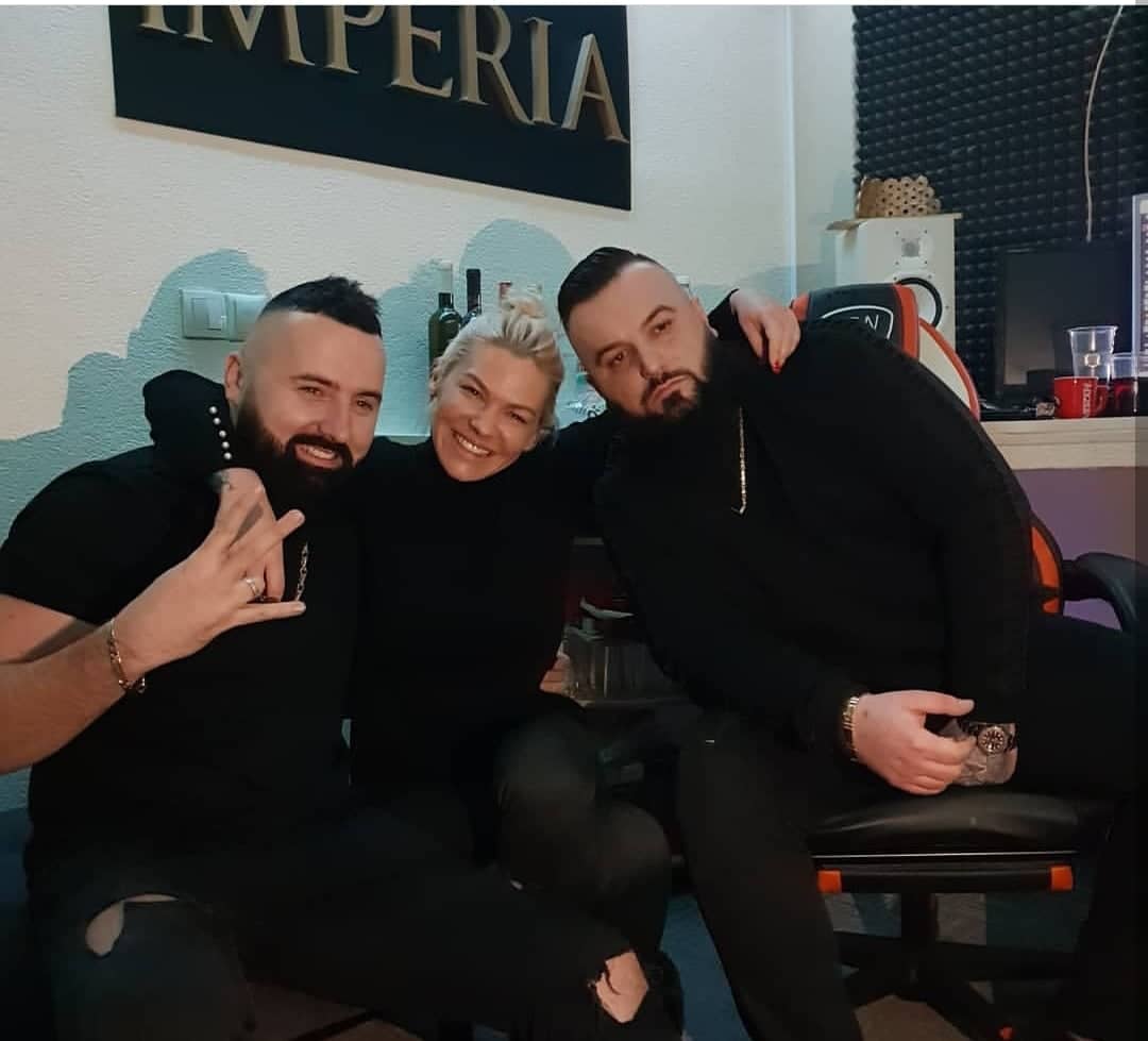 Nataša Bekvalac zagrijava publiku za Jalu Brata i Bubu Corellija