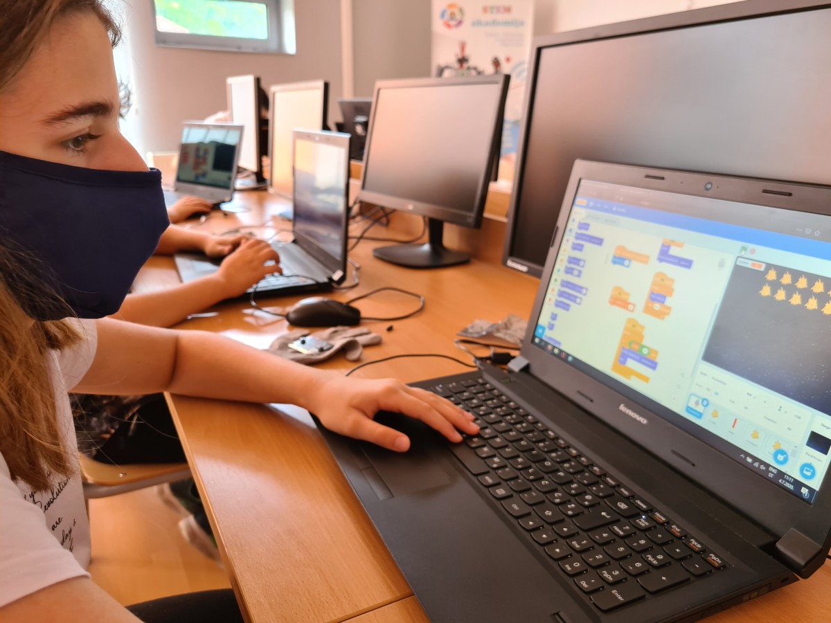 Oni su digitalni genijalci – Promovirana peta generacija STEM Akademije Tuzla