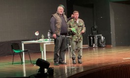 U Domu mladih održana BH premijera predstave „Kad u vojsku pođem“ - Zlatan Zuhrić Zuhra i Tin Sedlar nasmijali publiku do suza